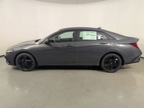 New 2026 Hyundai Elantra Sport image 4