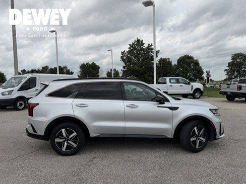 Used 2022 Kia Sorento EX w/ Panoramic Sunroof Package FWD image 9