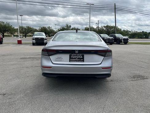 Used 2025 Honda Accord SE image 4