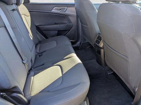 Used 2023 Kia Sportage LX image 19