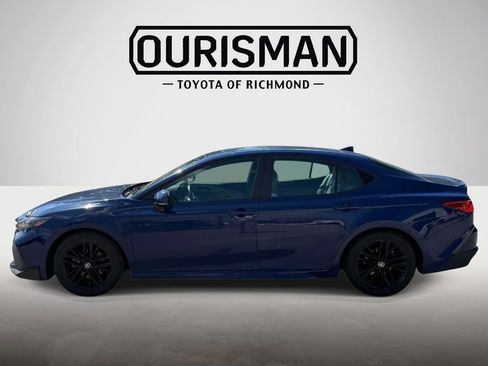 Used 2025 Toyota Camry SE w/ Convenience Package FWD image 7