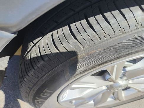 Used 2023 Honda CR-V EX-L image 5