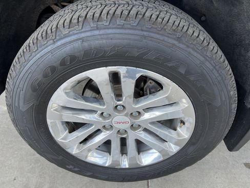 Used 2015 GMC Canyon SLT image 11