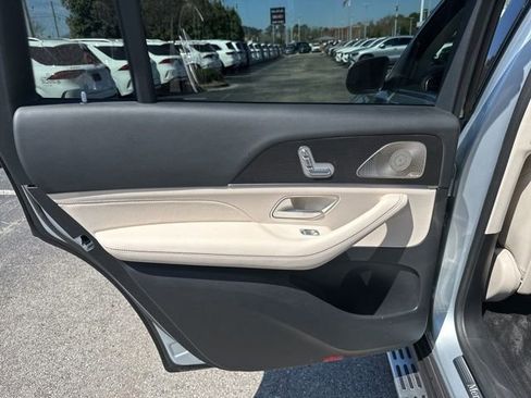 Used 2022 Mercedes-Benz GLS 450 4MATIC image 25