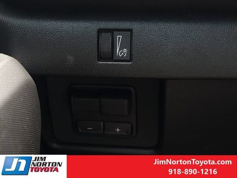 Used 2025 Chevrolet Colorado Trail Boss AWD/4WD image 23