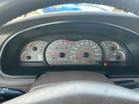 Used 2002 Toyota Sequoia SR5 image 37