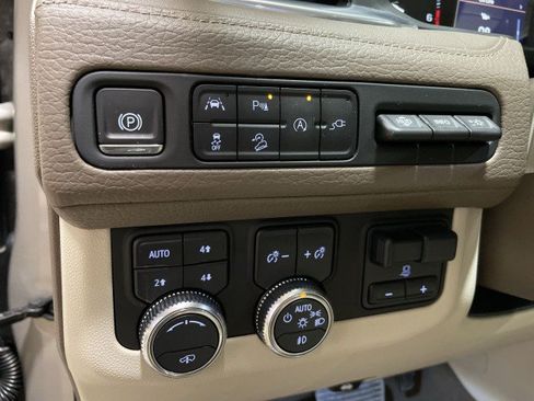 Used 2021 GMC Yukon XL Denali w/ Denali Ultimate Package AWD/4WD image 36