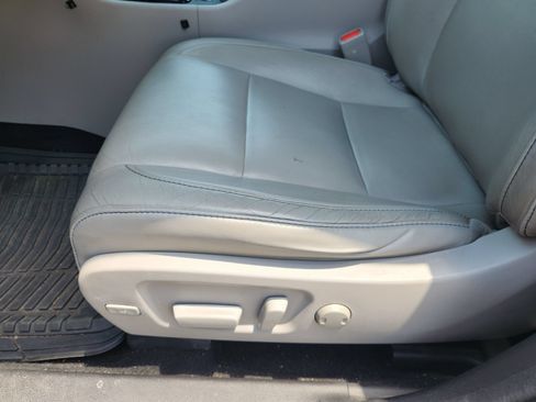 Used 2017 Toyota Highlander AWD V6 image 26