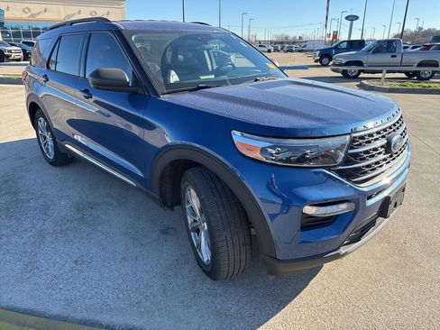 Used 2022 Ford Explorer XLT w/ Equipment Group 202A image 18