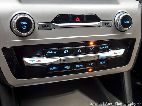 Certified 2023 Ford Explorer 4WD image 20