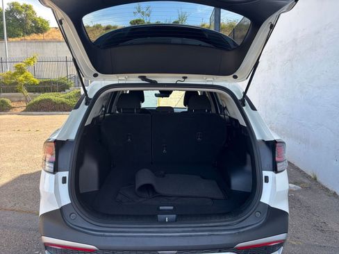 Used 2025 Kia Sportage LX FWD image 30