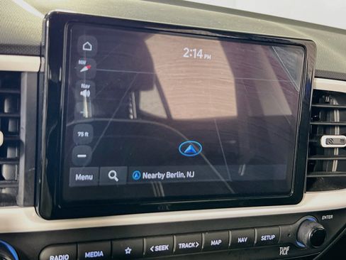 Used 2023 Hyundai Venue Limited w/ Cargo Package FWD image 13