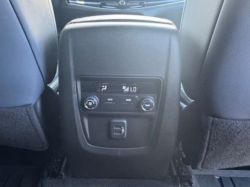 Used 2024 Buick Enclave Essence FWD image 12