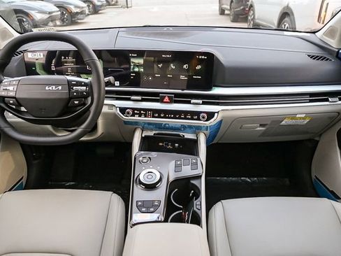 Used 2026 Kia Sportage EX AWD/4WD image 5