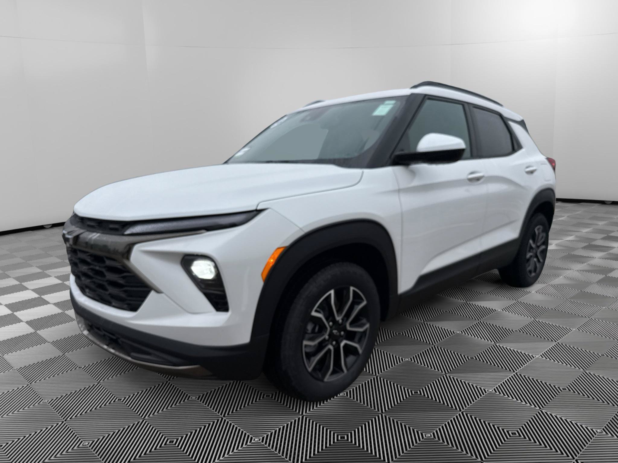 New 2026 Chevrolet TrailBlazer ACTIV w/ Convenience Package AWD/4WD image 1