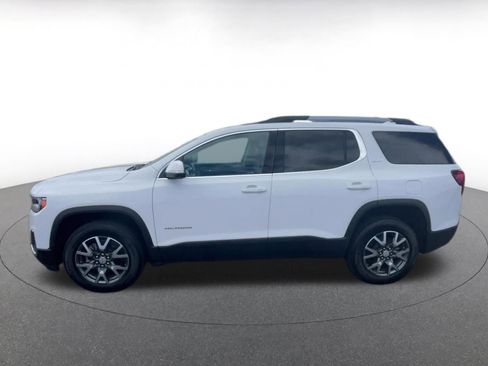 Used 2023 GMC Acadia SLT AWD/4WD image 9