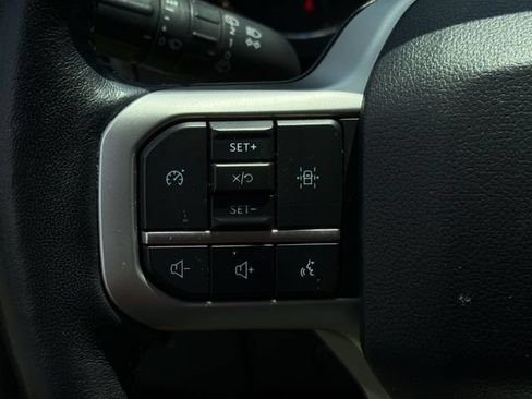 Used 2024 Ford Expedition XLT RWD image 25