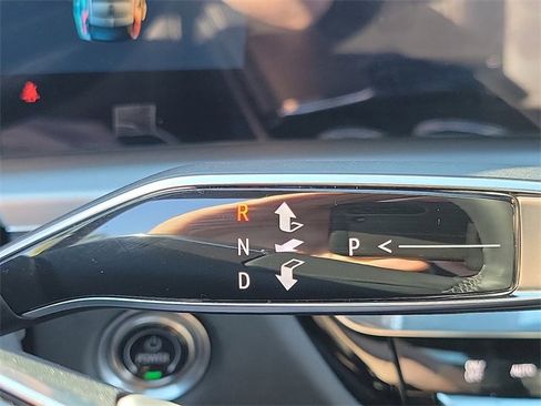 Used 2025 Cadillac Lyriq Sport image 13