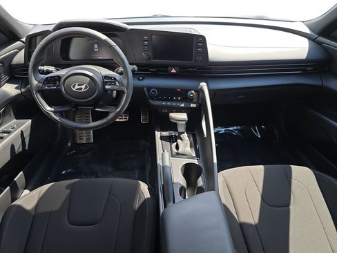 Certified 2025 Hyundai Elantra Sport FWD image 9
