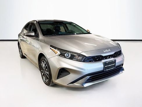 Used 2023 Kia Forte LXS w/ LXS Technology Package FWD image 1