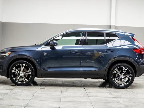 Used 2021 Volvo XC40 T5 Inscription w/ Climate Package image 9