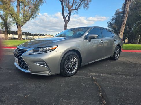 Used 2018 Lexus ES 350 w/ Navigation System Package FWD image 7