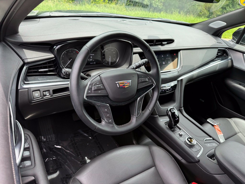 Used 2025 Cadillac XT5 Premium Luxury w/ LPO, Floor Liner Package AWD/4WD image 4