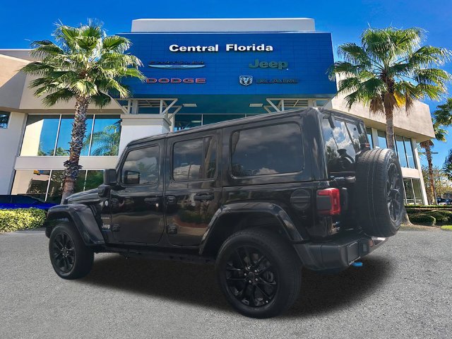 Used 2024 Jeep Wrangler Unlimited Sahara w/ Technology Group AWD/4WD image 7