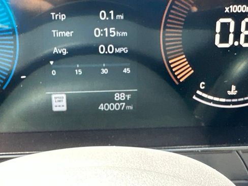 Used 2025 Hyundai Kona SEL FWD image 17