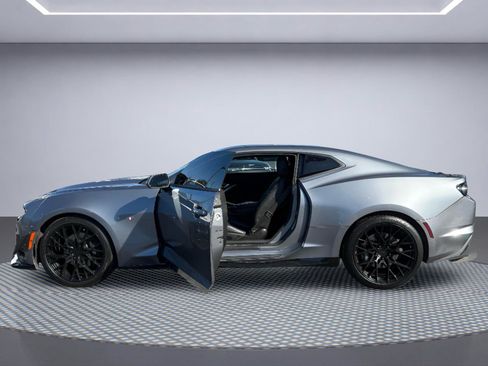 Used 2019 Chevrolet Camaro SS RWD image 13