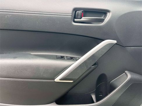 Used 2023 Toyota Corolla Cross LE image 19