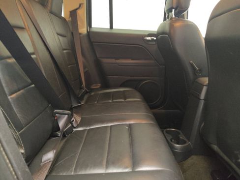 Used 2016 Jeep Patriot High Altitude FWD image 19