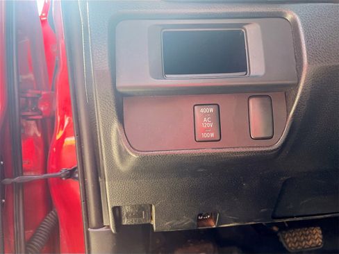 Used 2016 Toyota Tacoma TRD Sport image 10