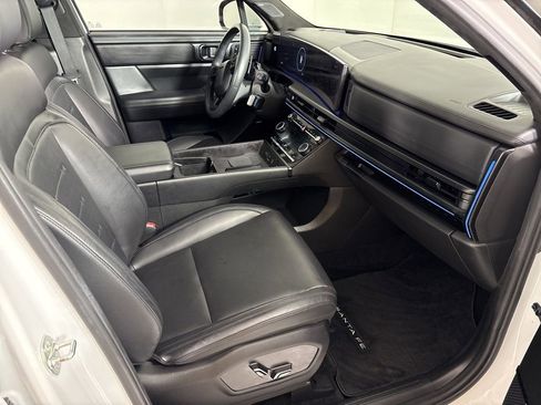 Used 2025 Hyundai Santa Fe Calligraphy image 17