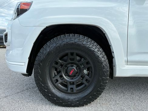 Used 2023 Toyota 4Runner TRD Sport w/ Technology Package image 11