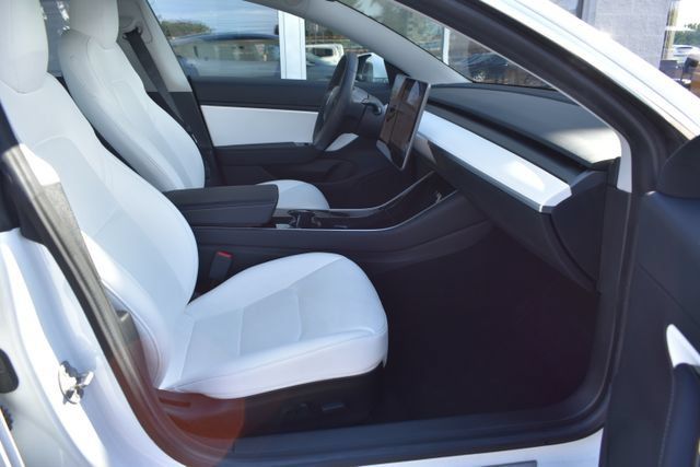 Used 2020 Tesla Model 3 Standard Range Plus RWD image 37