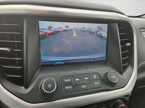 Used 2018 GMC Acadia SLT image 13