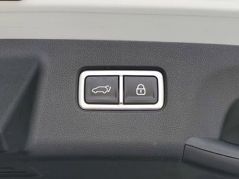 Used 2023 Kia Sorento SX AWD/4WD image 11