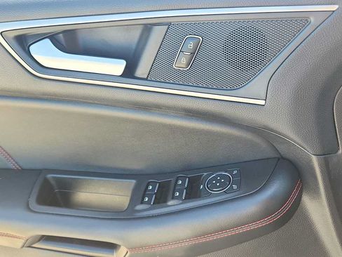 Used 2021 Ford Edge ST-Line FWD image 18