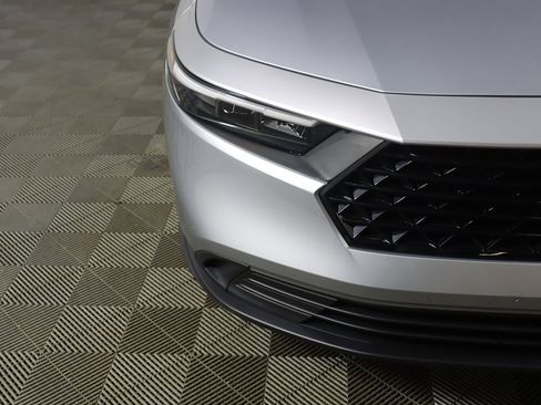 Used 2023 Honda Accord Sport image 11