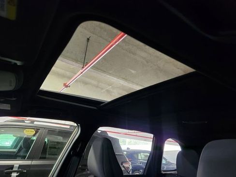 Used 2025 Subaru Forester Premium image 18