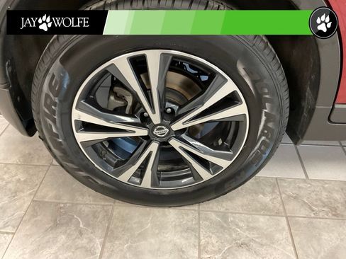 Used 2020 Nissan Rogue SV w/ Premium Package FWD image 7
