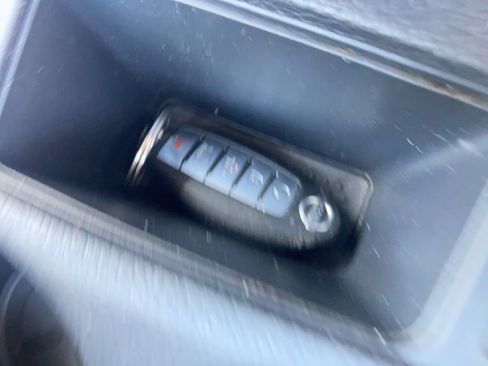 Used 2020 Nissan Rogue SV image 33