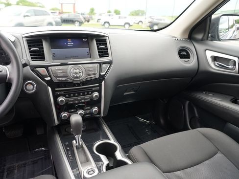 Used 2020 Nissan Pathfinder S AWD/4WD image 21