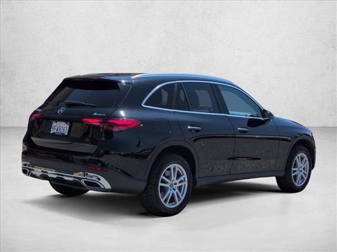 Used 2023 Mercedes-Benz GLC 300 4MATIC image 5