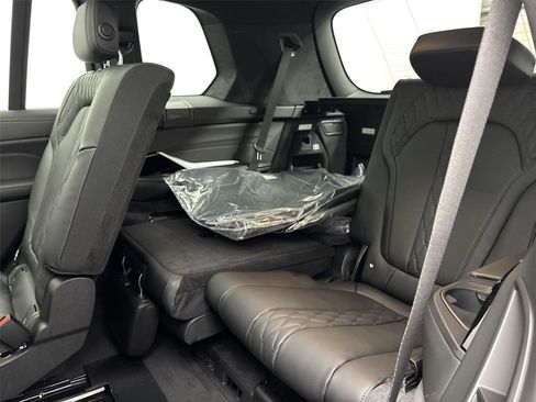 New 2026 BMW X7 xDrive40i w/ Executive Package image 30