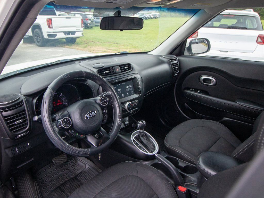 Used 2018 Kia Soul + FWD image 6