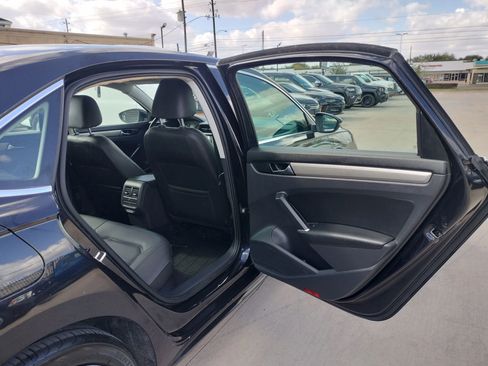 Used 2021 Volkswagen Passat 2.0T SE w/ Luggage Net & Mats Package image 33