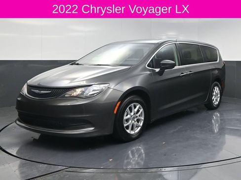 Used 2022 Chrysler Voyager LX image 2