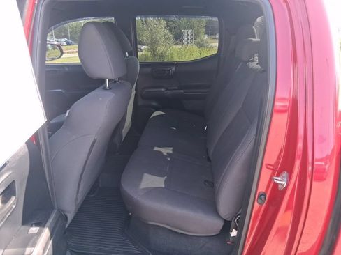 Used 2019 Toyota Tacoma TRD Off-Road AWD/4WD image 19